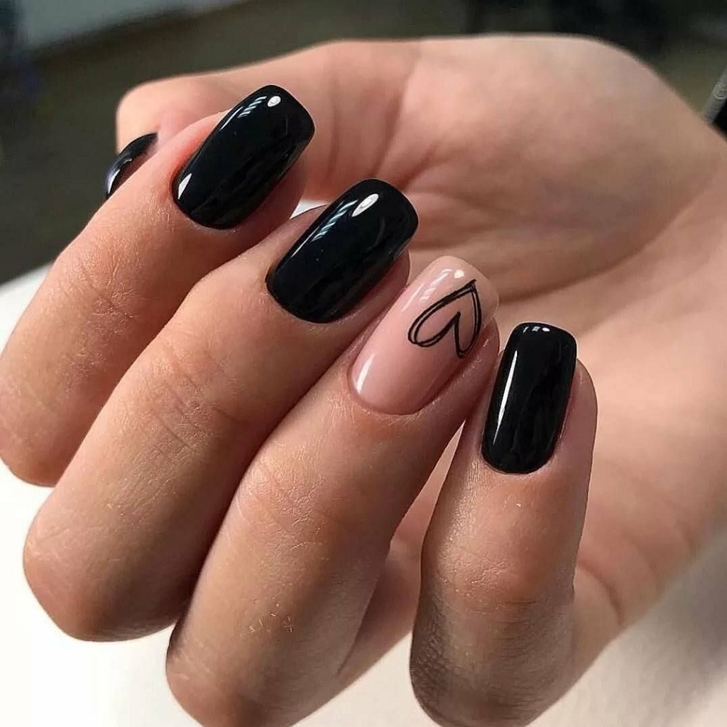 Black nails design