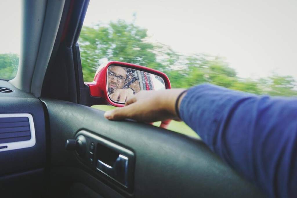 How to Replace a Side Mirror With Blind Spot Monitoring Yourself