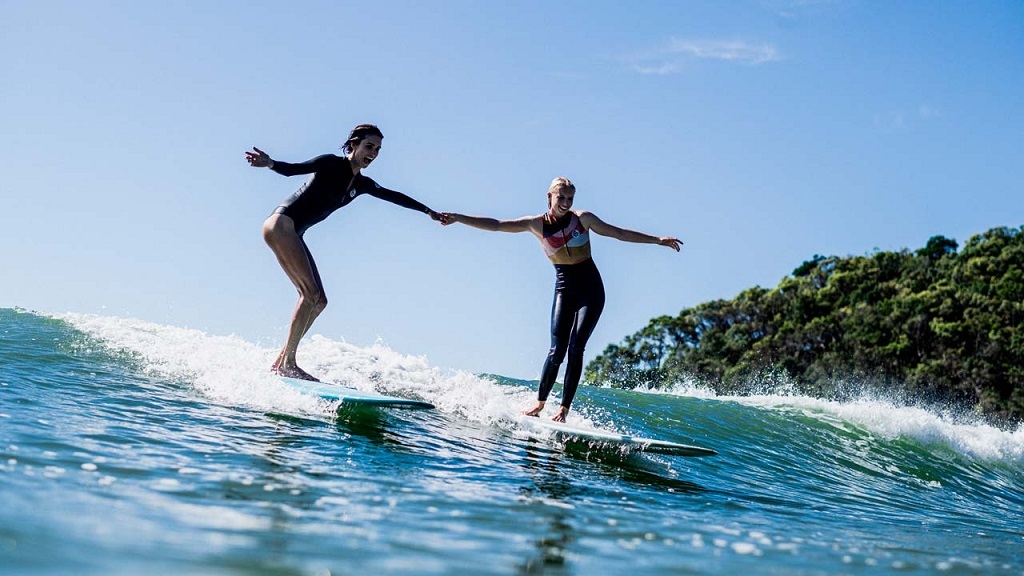 Is it easier to catch waves with a longboard