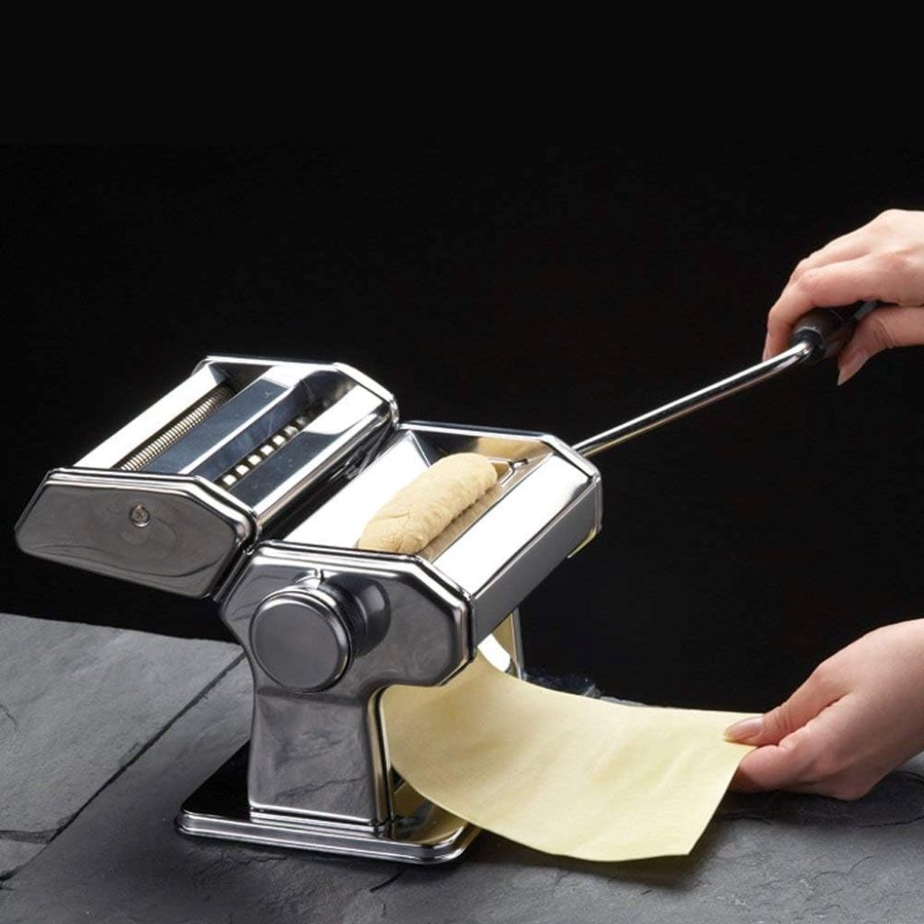 Selection of top manual pasta machines for home chefs, including the GOURMEX model.